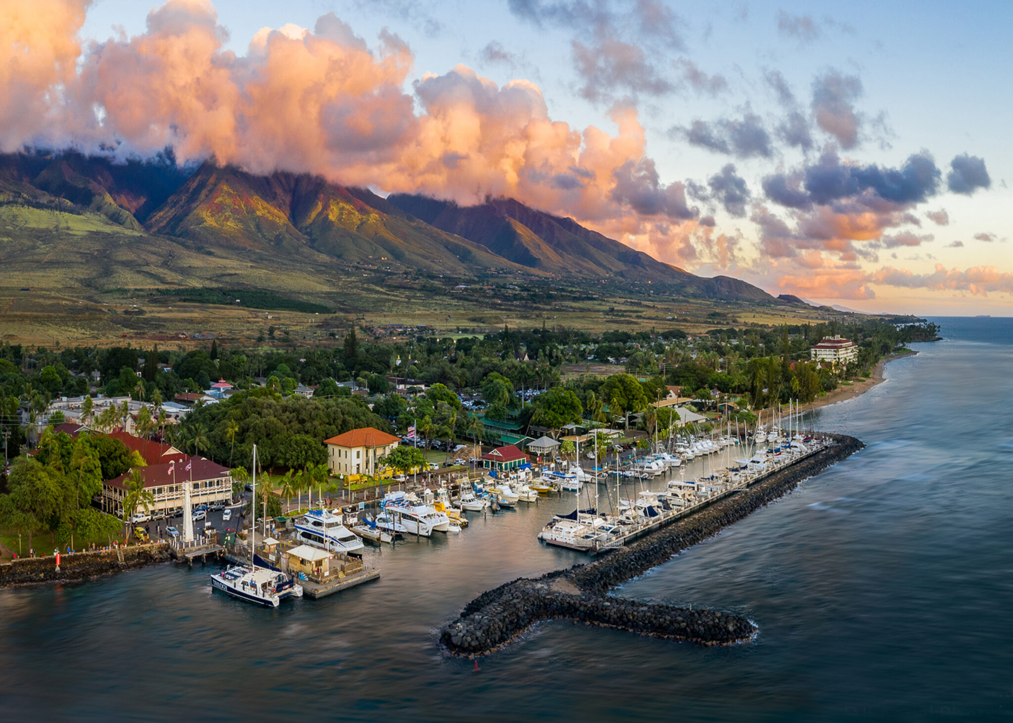 walking tour of maui